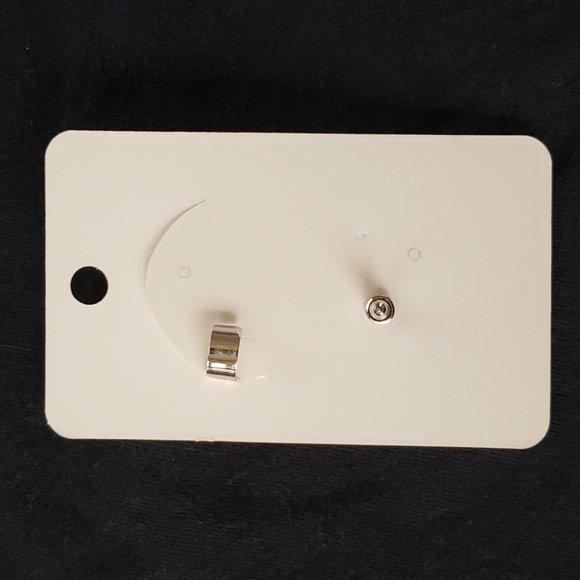 🥳3/20🥳 Silver Tone Left Ear Rhinestone Cuff - New in Package - Picture 5 of 6